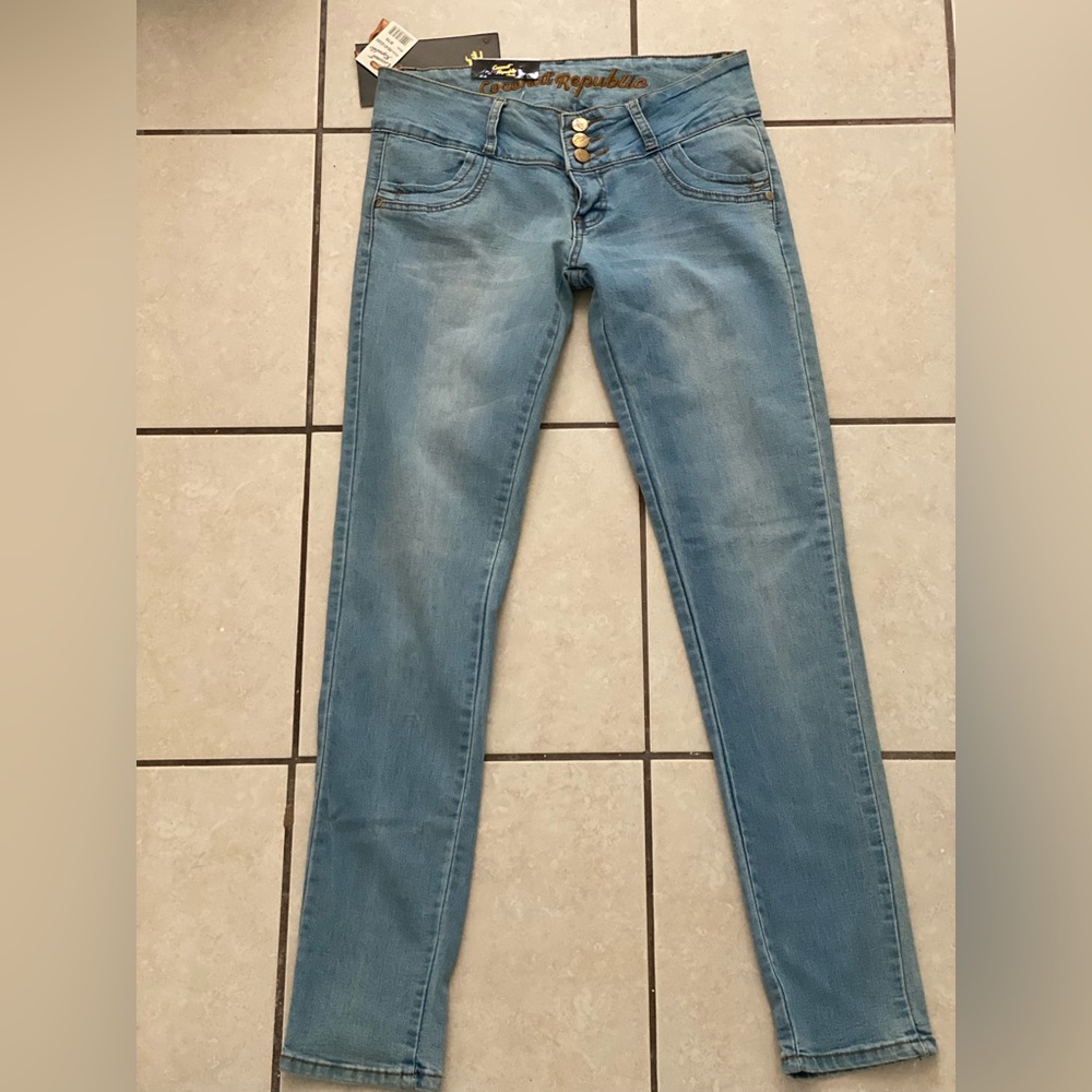 Low rise skinny jeans